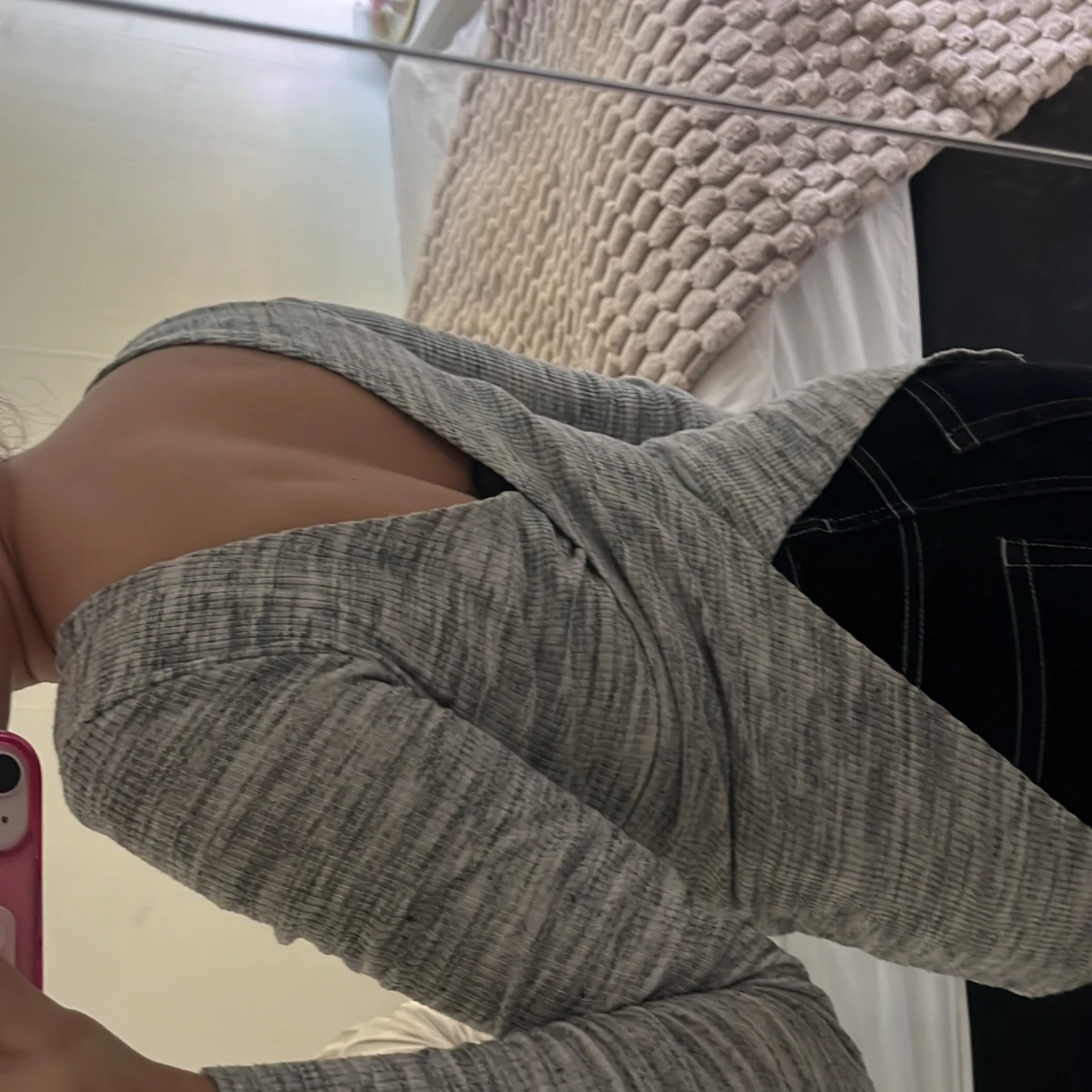 Grå ribbad omlottopp med öppen rygg