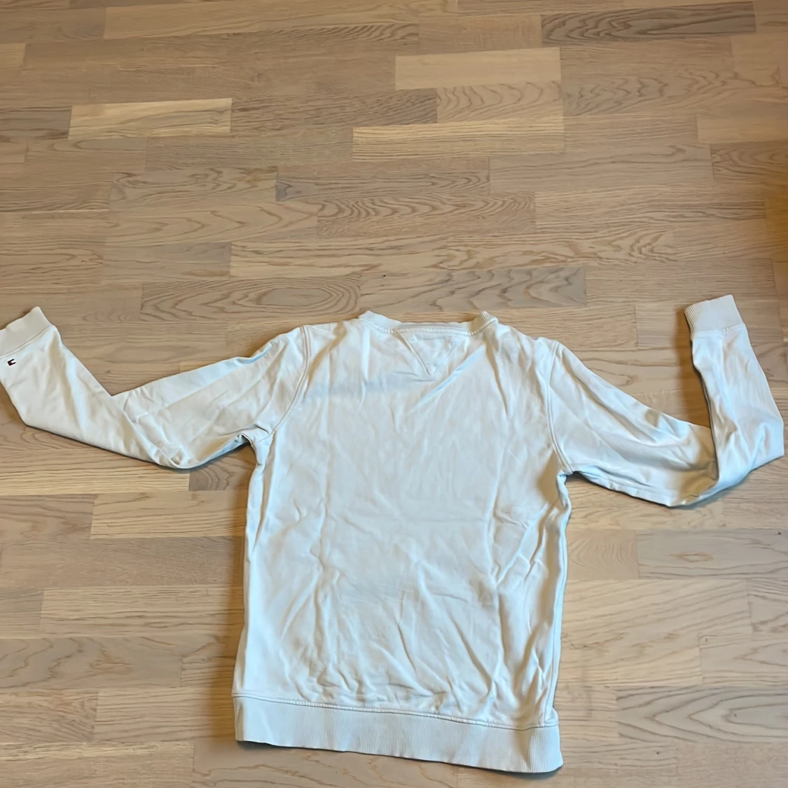 Ljusblå sweatshirt från Tommy Hilfiger - 1