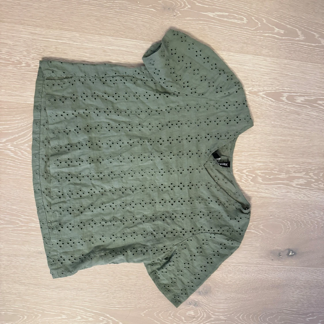 Grön söt topp från network - 1