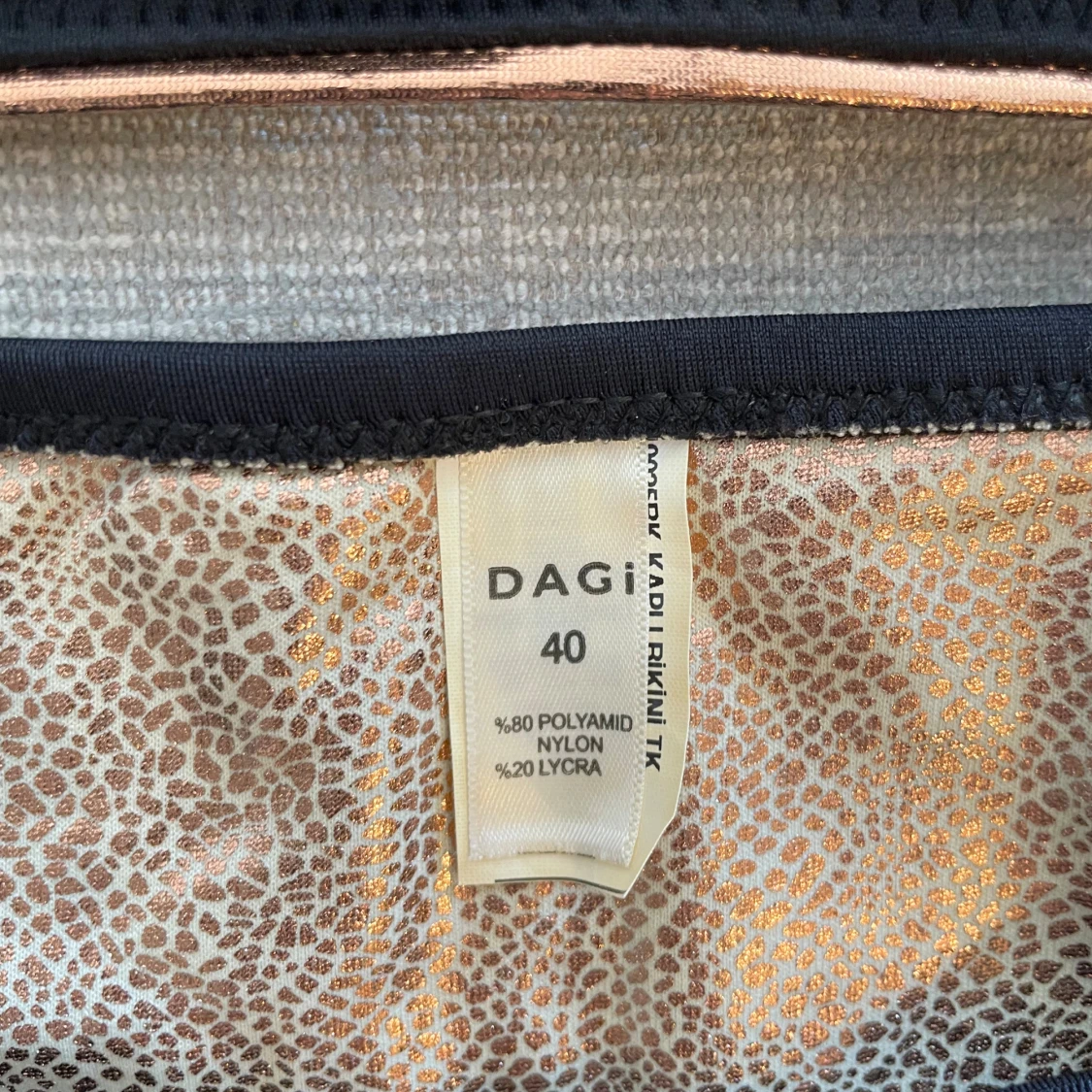 Dagi Svart bikini med guldiga detaljer  - 1