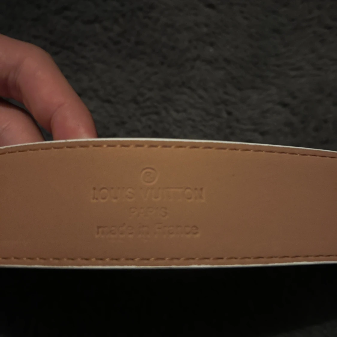 Snyggt vit bälte  - 1