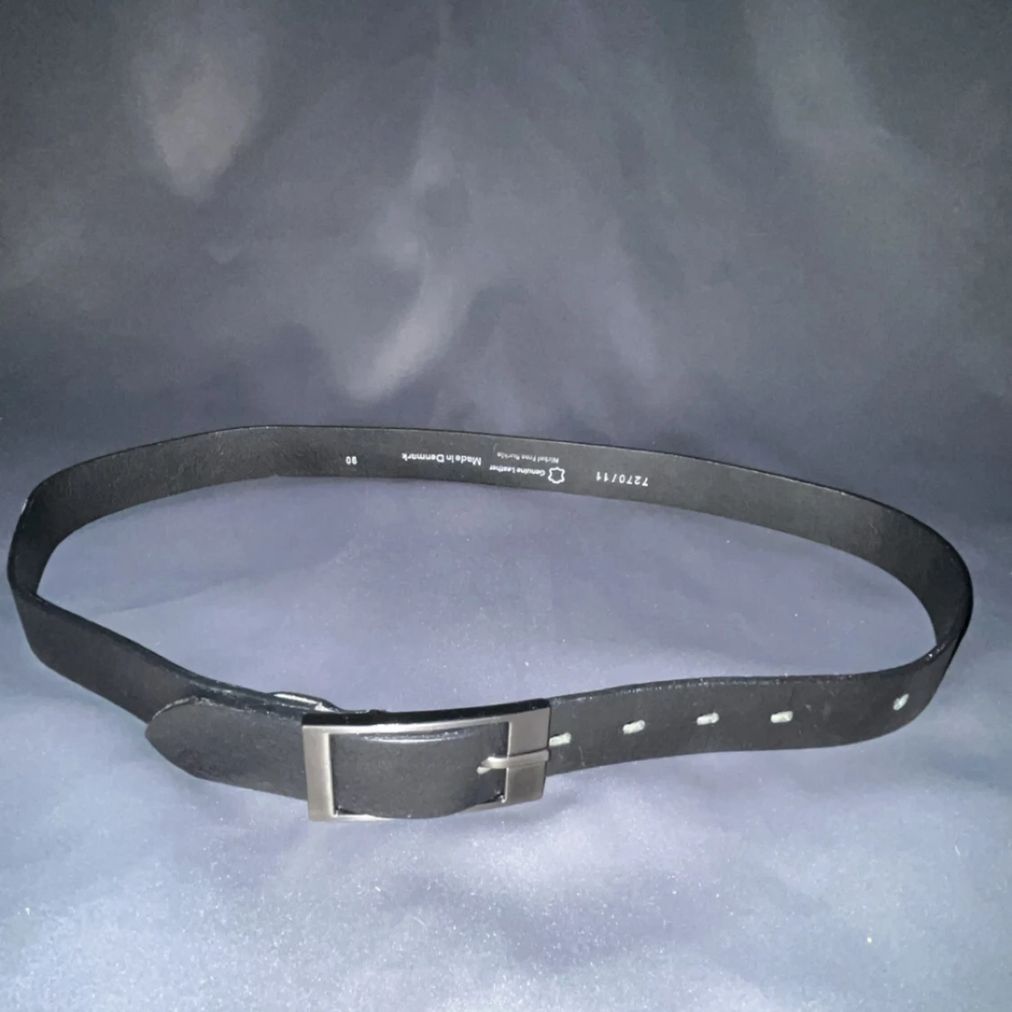 Svart skärp i äkta skinn, Danmark