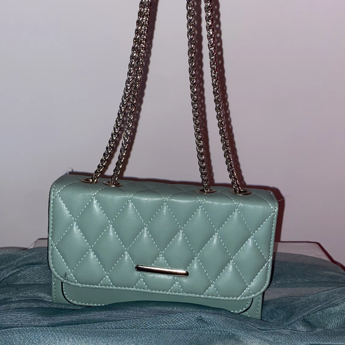 Quiltad grön axelväska med kedja - 3