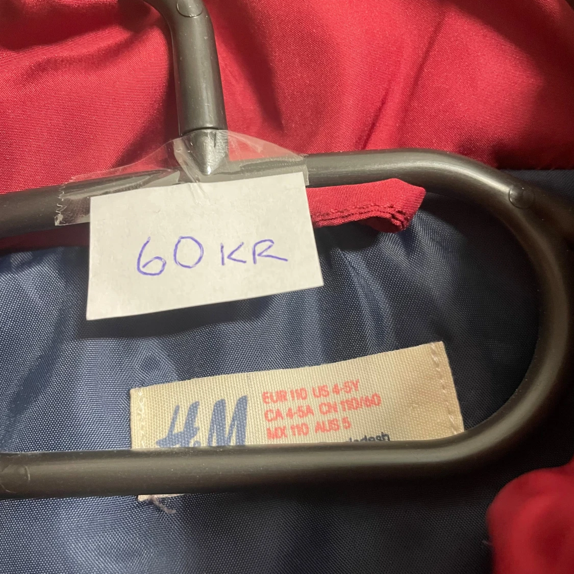 Röd quiltad dunväst från H&M - 3