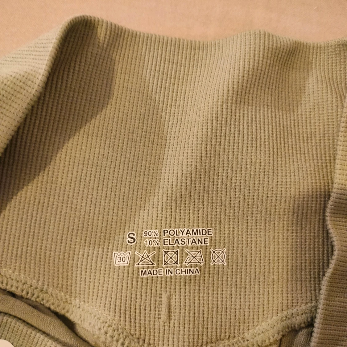 Gröna DFYNE shorts med scrunch - 2