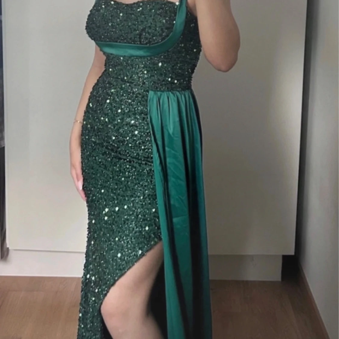 Grön glittrig långklänning Miss Ord - 4