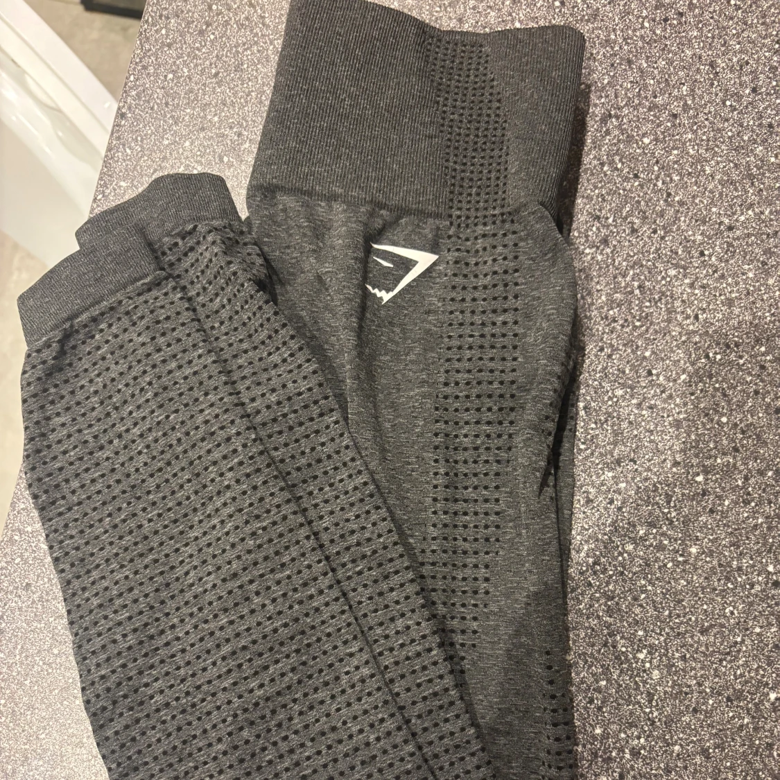 Mörkgrå seamless leggings från Gymshark