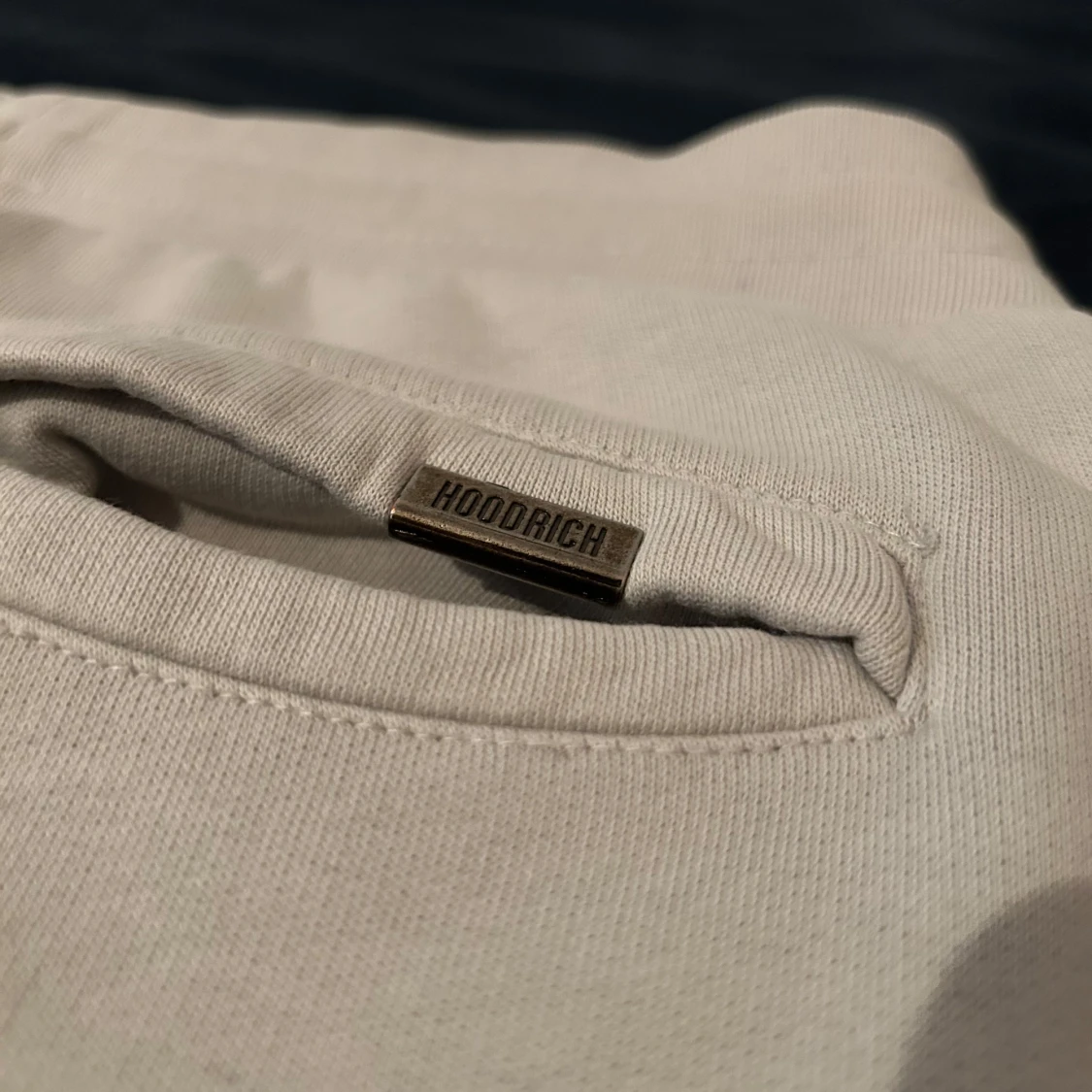 Beige/grå hoodie från Hoodrich med tryck - 4