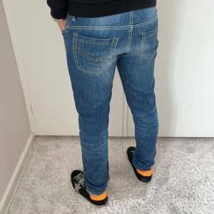 Dondup jeans  - Dondup George Jeans | skick 9/10 | Storlek 34 | Pris - 799kr | Modellen är ca 178cm lång | Hör av dig vid minsta fråga eller fundering!!