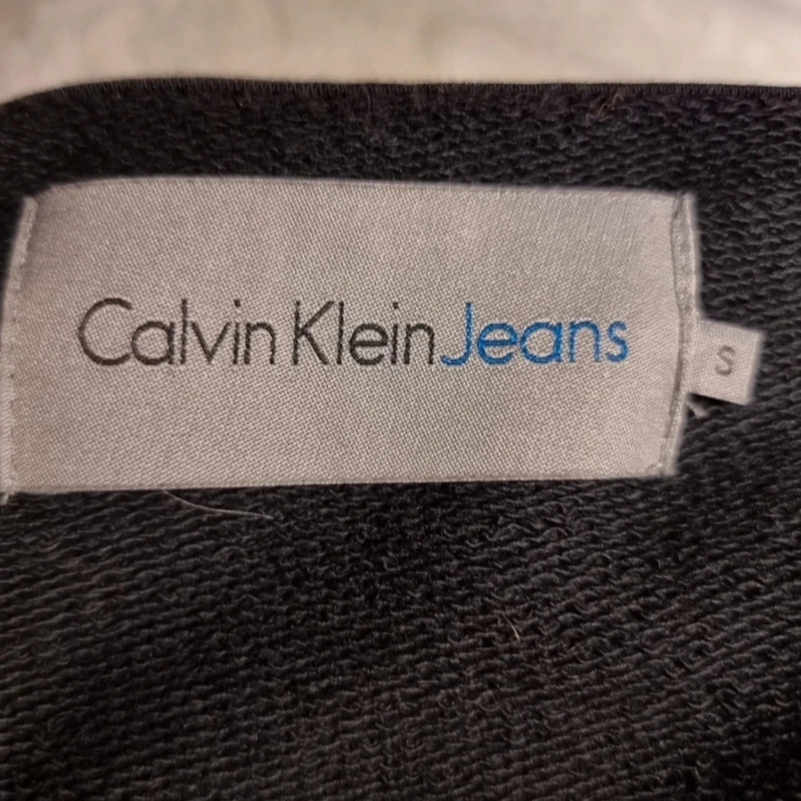 Svart Calvin Klein hoodie med logga - 2