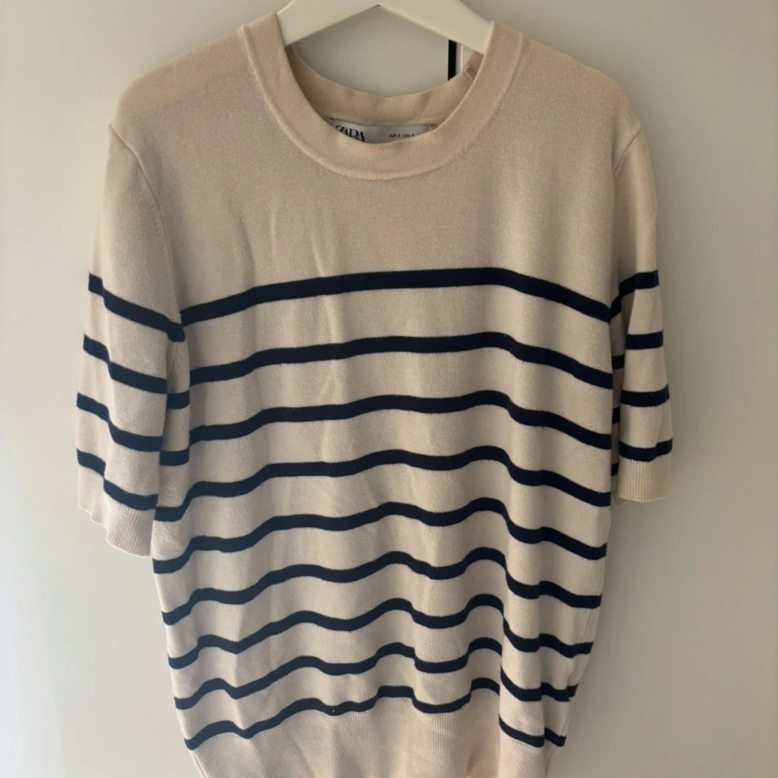 Randig kortärmad tröja från Zara - 1