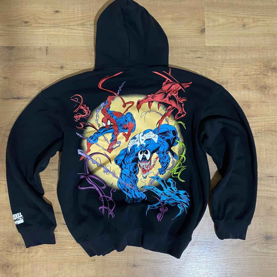 Svart Spiderman hoodie från H&M - 1