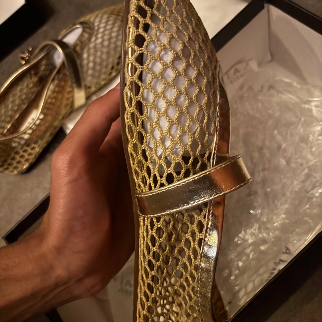 Guldiga nätballerinaskor från Alaïa - 3