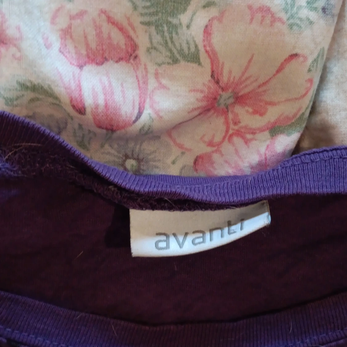 Lila topp med döskalletryck från Avanti - 1