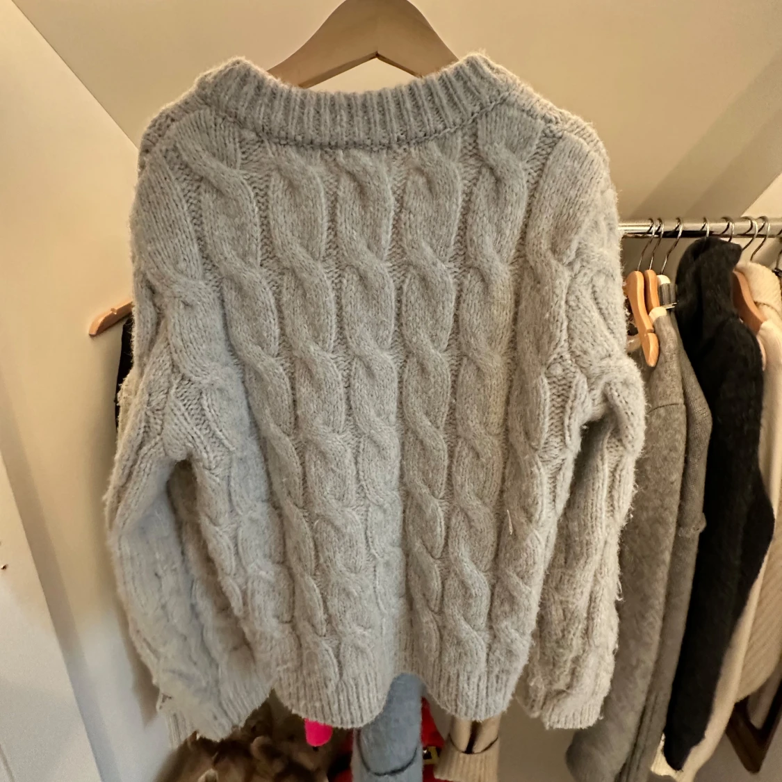 Ljusgrå stickad kofta från Zara - 1