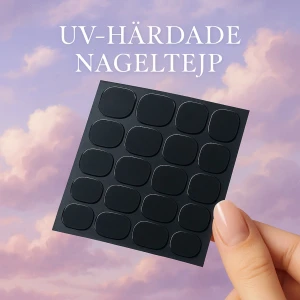 Uv-Sticky Tabs (3-Ark) - Få salongshållbarhet hemma! 💅 UV Sticky Tabs ger extra stark fästning för dina press-on naglar. Perfekt när du vill att naglarna ska sitta säkert längre men ändå vara enkla att ta bort. 	•	3 ark (24 st tabs i olika storlekar) 	•	Enkel applicering med UV-lampa 	•	Passar alla nagelformer