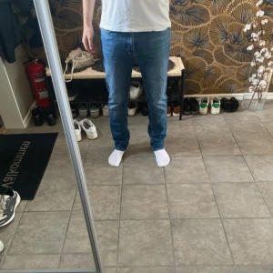 Dobber Jeans - Dobber Jeans i storleken: W33 L32