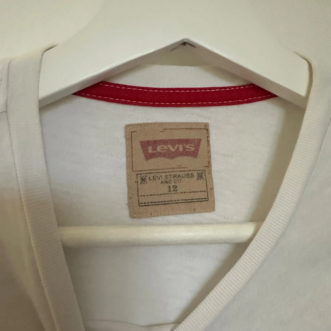 Vit långärmad Levi's tröja med tryck - 1