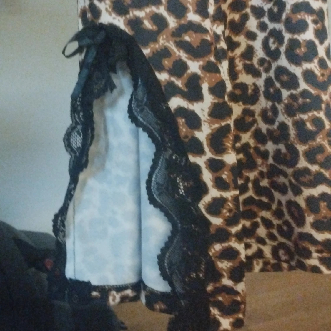 Leopardmönstrad långklänning med spets - 2