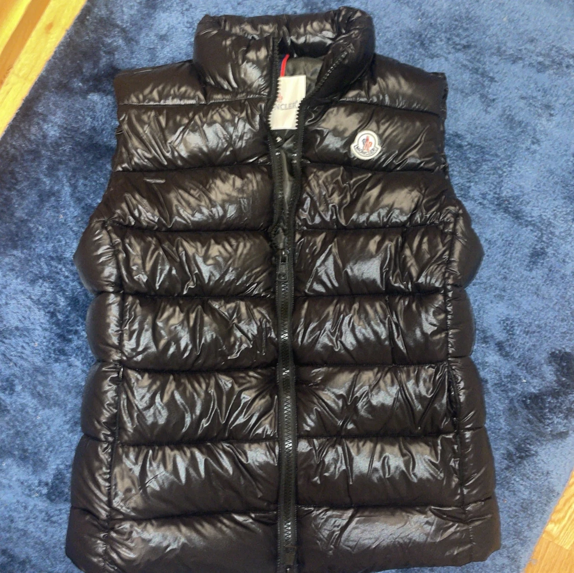 Svart dunväst från Moncler