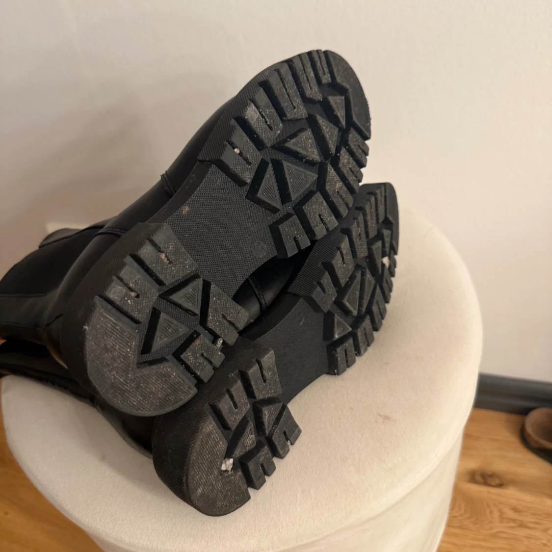 Svarta chunky chelsea boots - 1