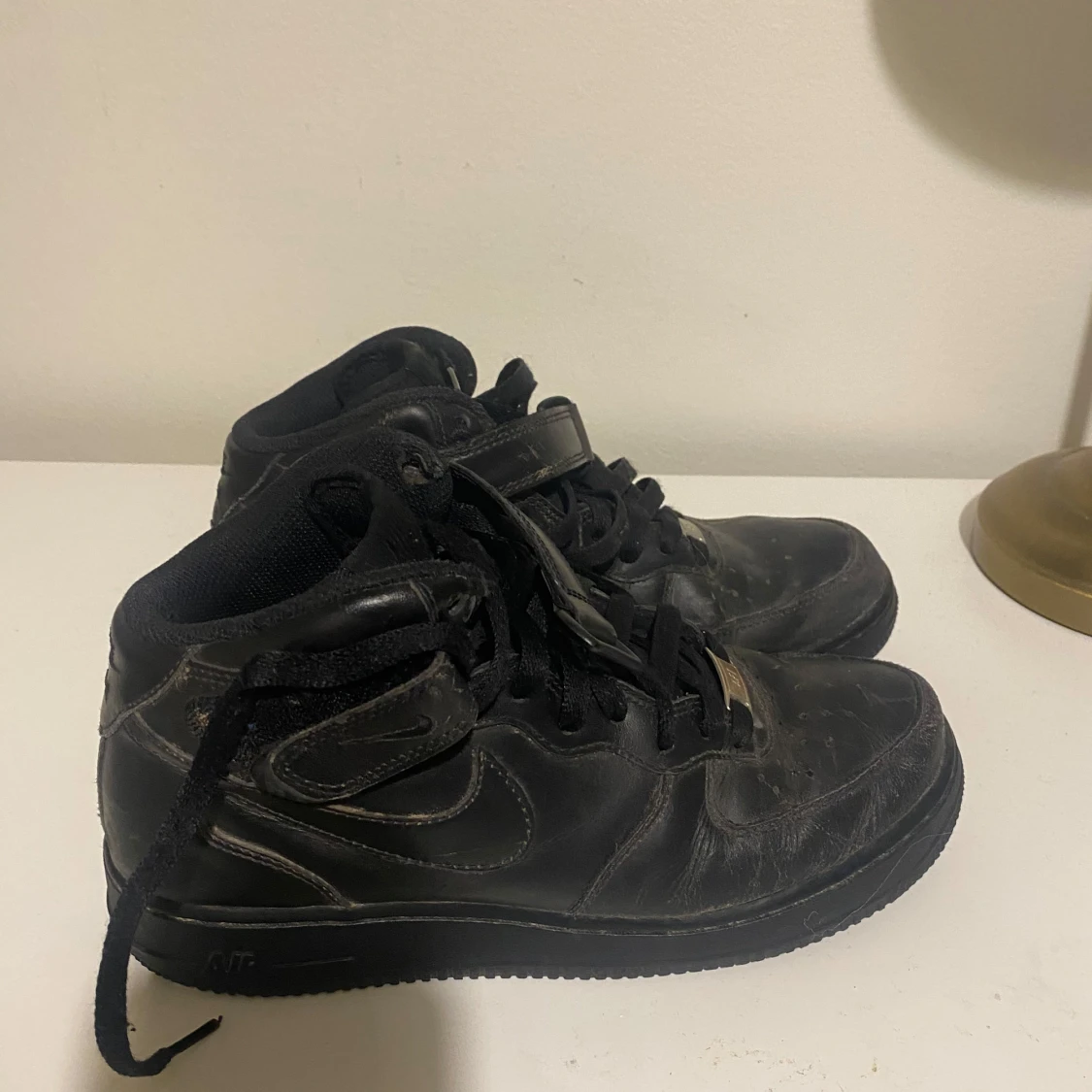 Svarta Nike Air Force 1 Mid sneakers - 1