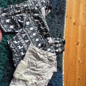 Såå söt jul pjamas  - Priset är för båda. 12-14y/158-164 i barn storlek 