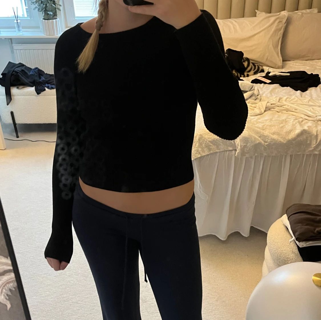 Svart ribbad tröja med öppen rygg  - 3