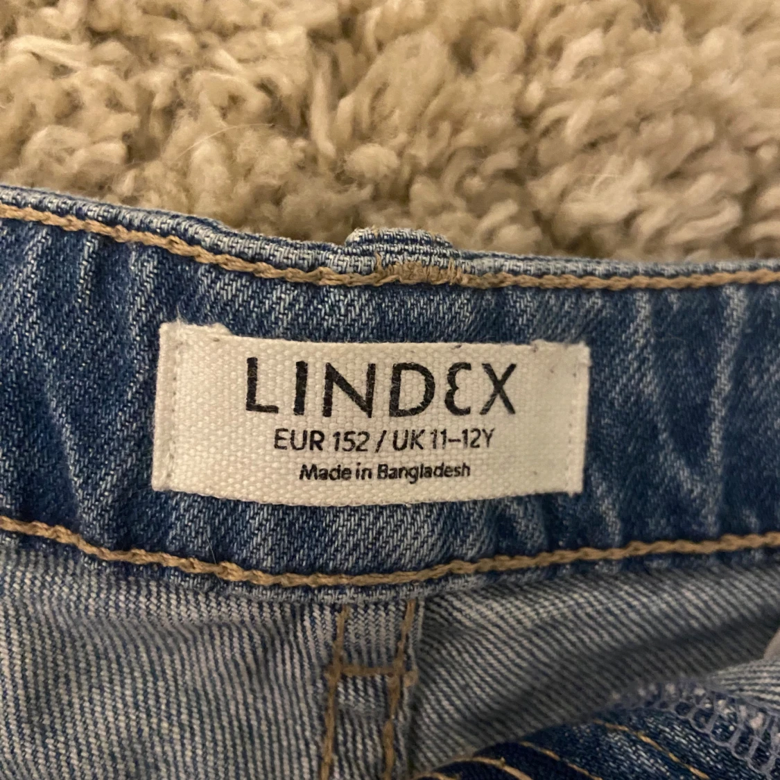 Blå jeansshorts från Lindex - 2