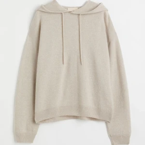 Kashmir tröja  - Superfin Kashmir tröja från hm!! Mycket fint skick💕Skriv för fler bilder💕