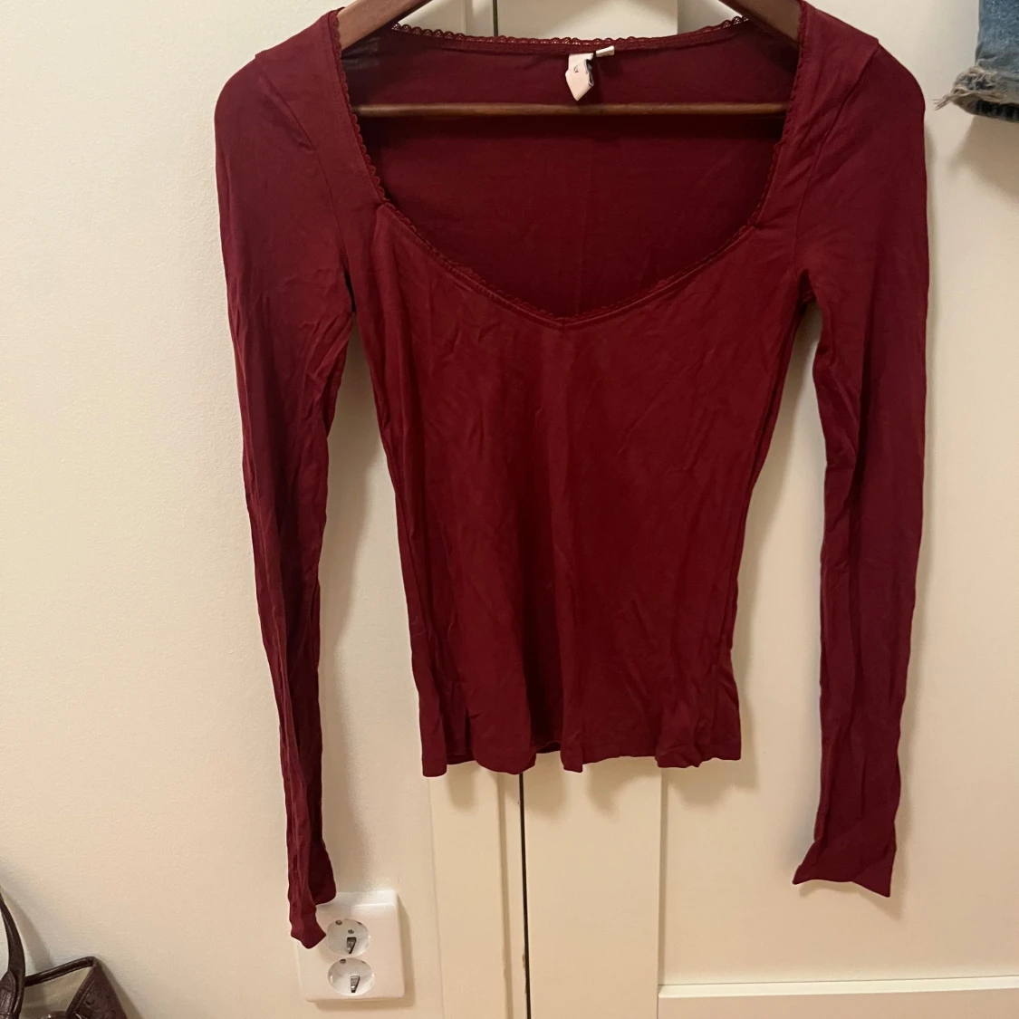 Vinröd långärmad topp från Nelly
