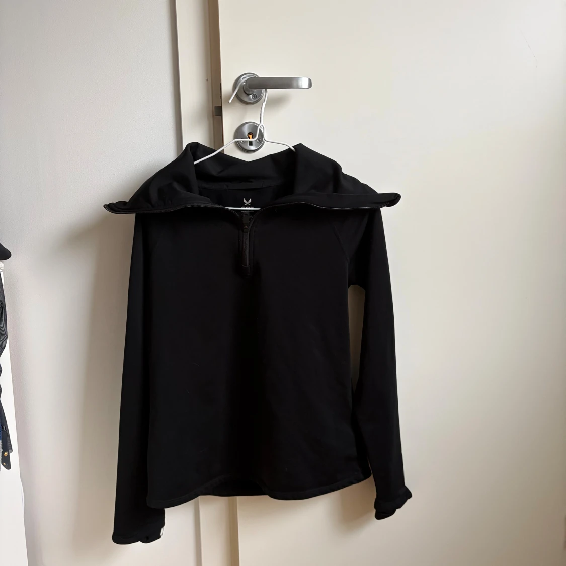 Svart fleece-tröja från SOC XS