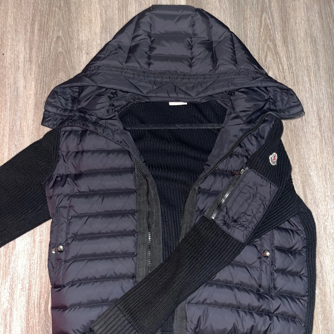 Svart Moncler pufferjacka med huva - 2