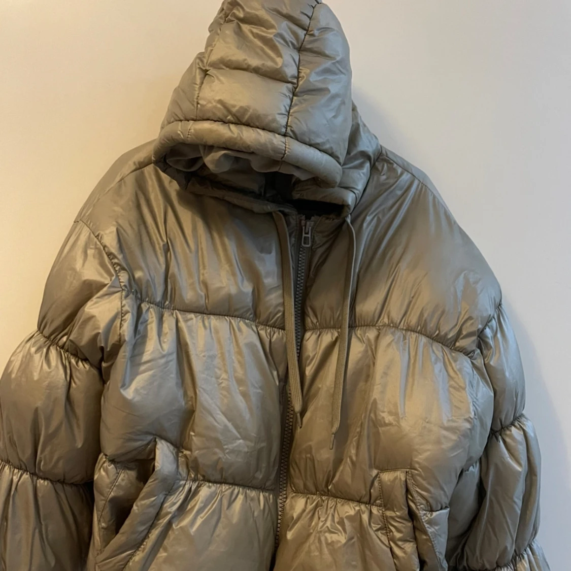 Beige pufferjacka från H&M Divided - 1