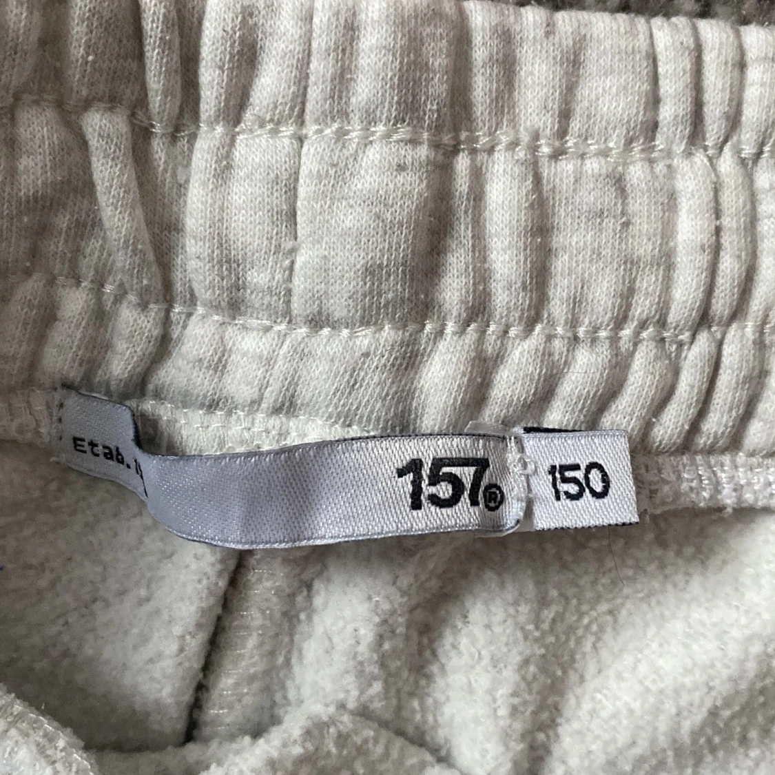 Grå mjukisbyxor från 157, storlek 150 - 2