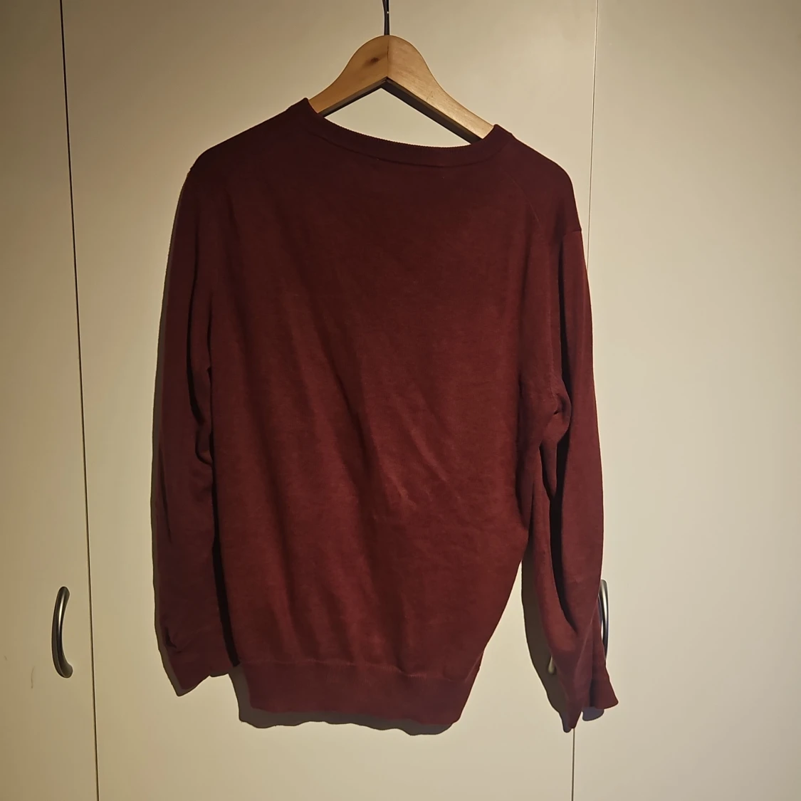 Vinröd stickad tröja från Gant - 1