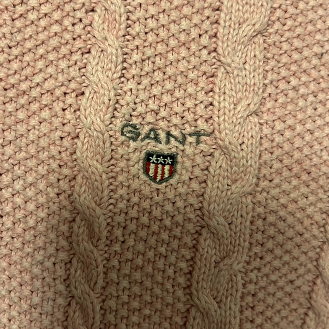 Rosa kabelstickad tröja från Gant - 1