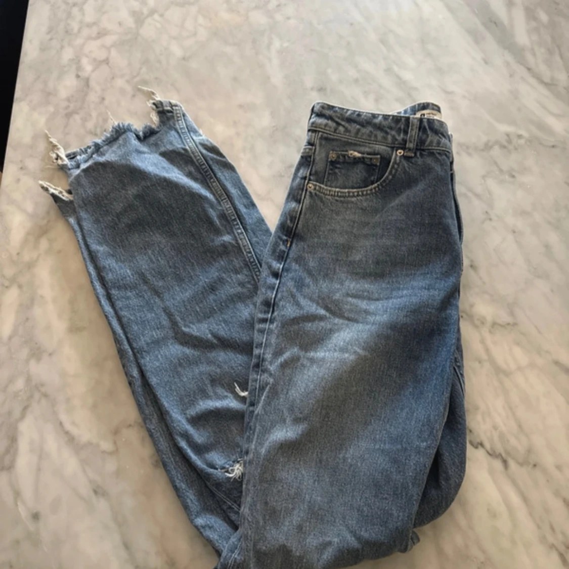 Jeans ifrån Gina tricot - 2