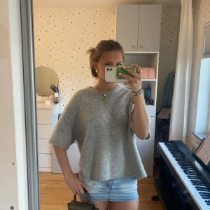 Skit snygg stikad tröja!  - Säljer en skit snygg stikad tröja! 