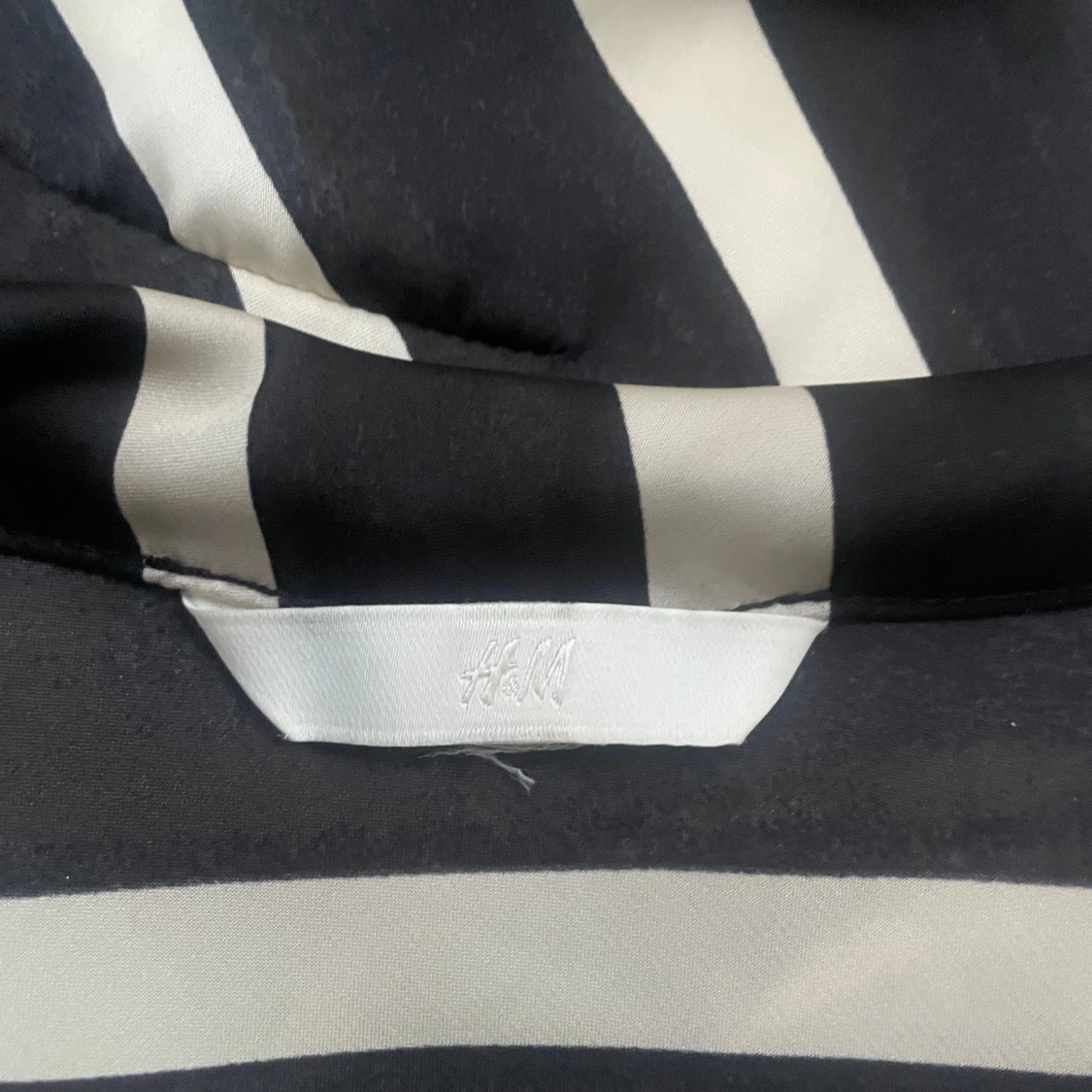 Randig one shoulder topp från H&M - 2