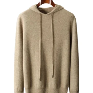 Beige hoodie i kashmirblandning - Mysig beige hoodie med huva och snörning, tillverkad i mjuk kashmirblandning. Tröjan har lång ärm och ribbade muddar för extra komfort. Perfekt för dig som gillar en stilren och avslappnad look.