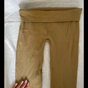 Beiga ribbade leggings från H&M XS - Oanvända träningstights💗