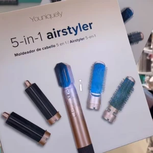 5 in 1 airstyler - Jättebra 5 in 1 airstyler med olika funktioner och verktyg. Endast testad, säljer så jag fick en dyson i födelsedagspresent!! Såklart i nyskick🥰