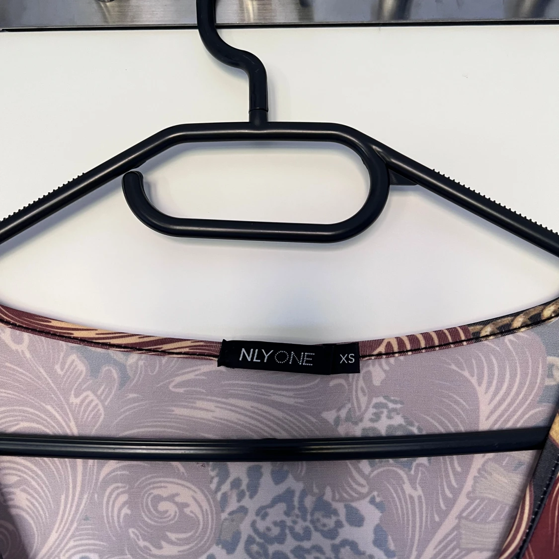 Mönstrad jumpsuit från NLY One - 1