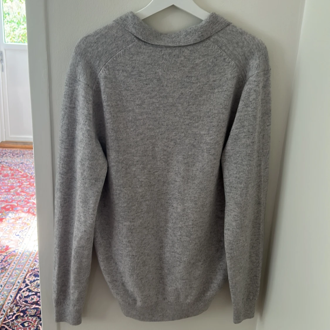 Grå ulltröja med krage från Massimo Dutti - 3