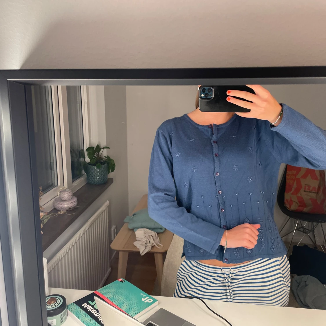 Blå broderad kofta från D&D Collection