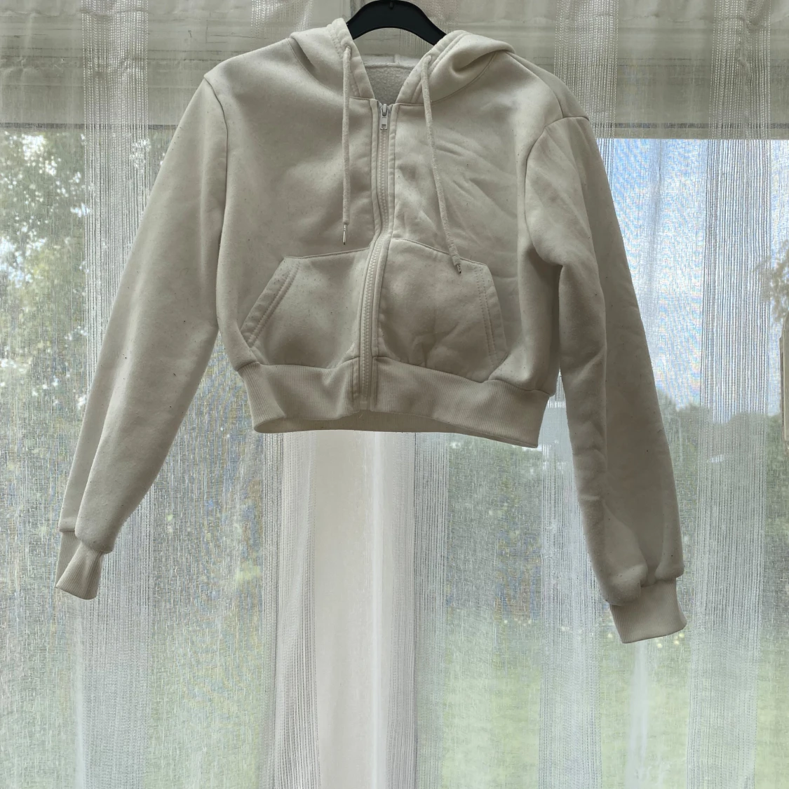 Vit croppad hoodie från SHEIN