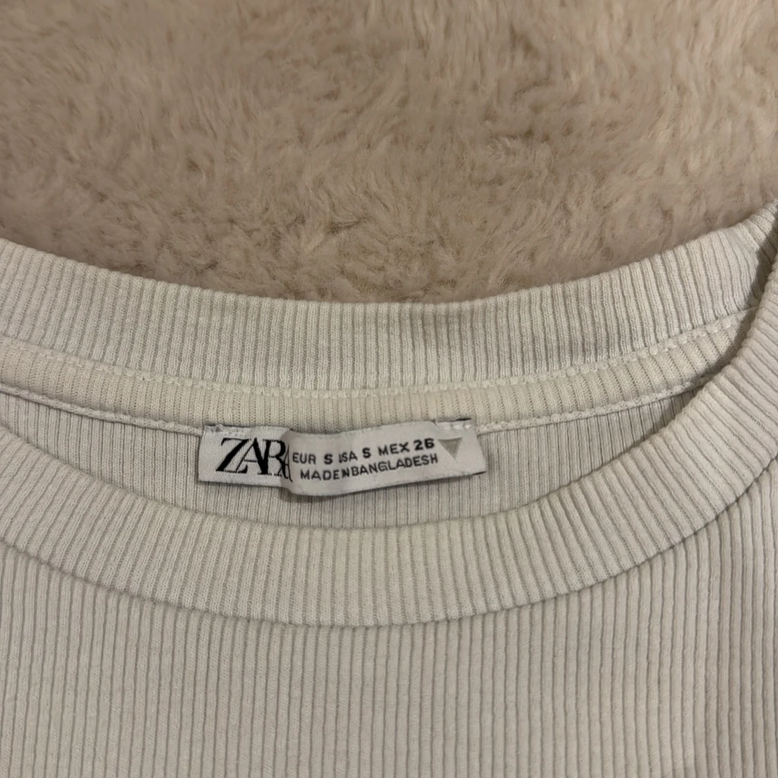 Vit ribbad topp med volangärmar Zara - 3