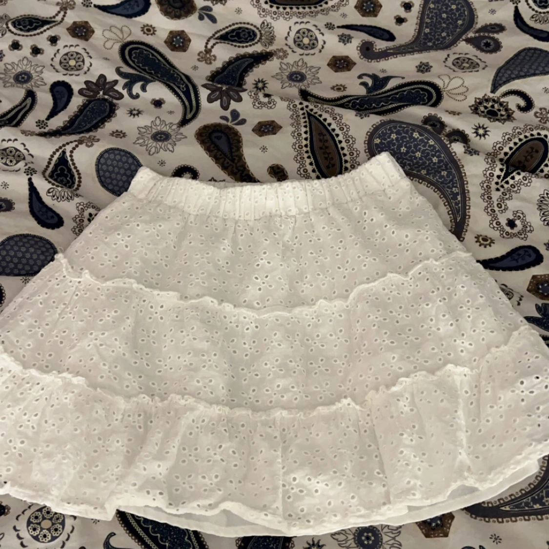 Vit volangkjol från FB Sister XS - 1