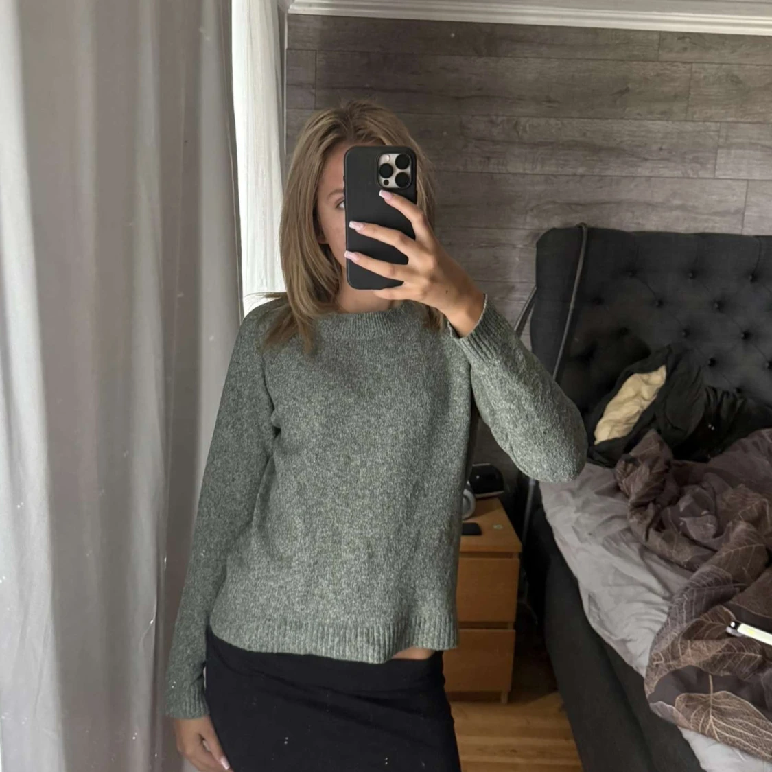 Grön stickad tröja med rund hals💖